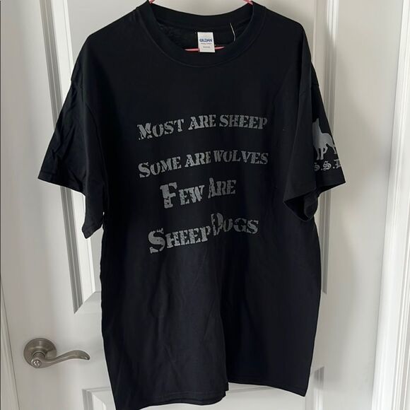 Black Short Sleeve Vintage Graphic Tee - Picture 1 of 7